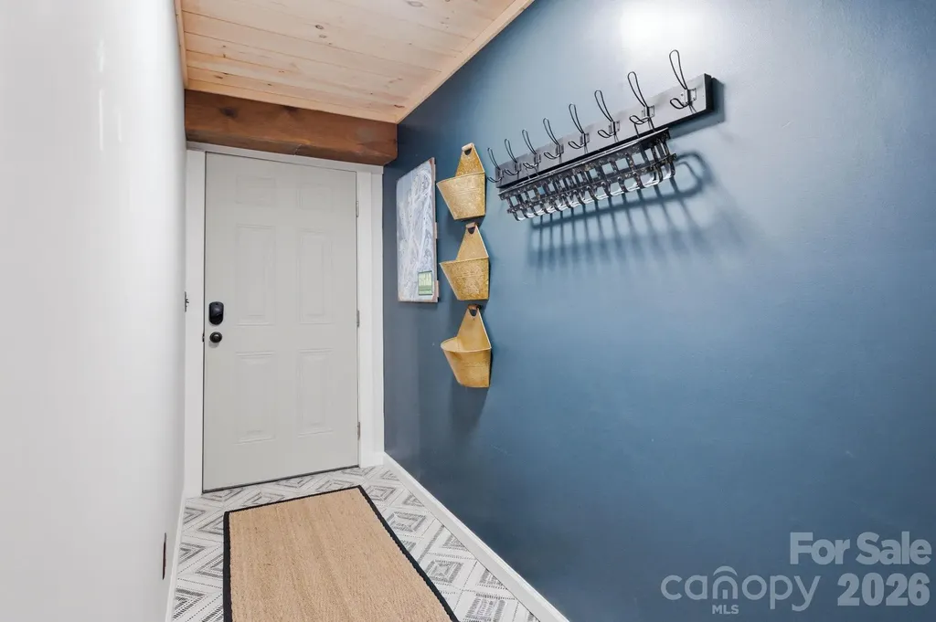 429 Green Cove Road Sugar Mountain NC 28604