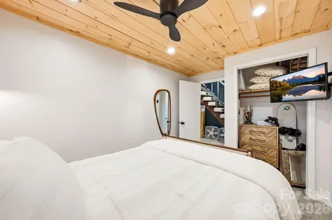 429 Green Cove Road Sugar Mountain NC 28604