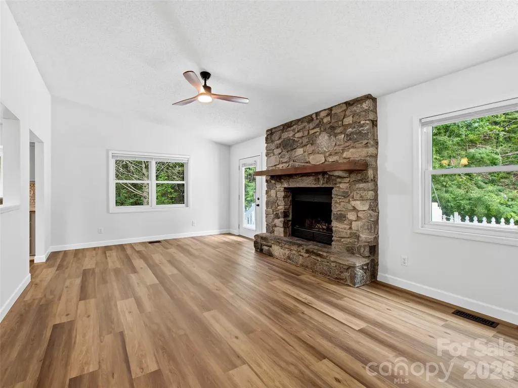 39 Rocking Porch Lane Asheville NC 28805