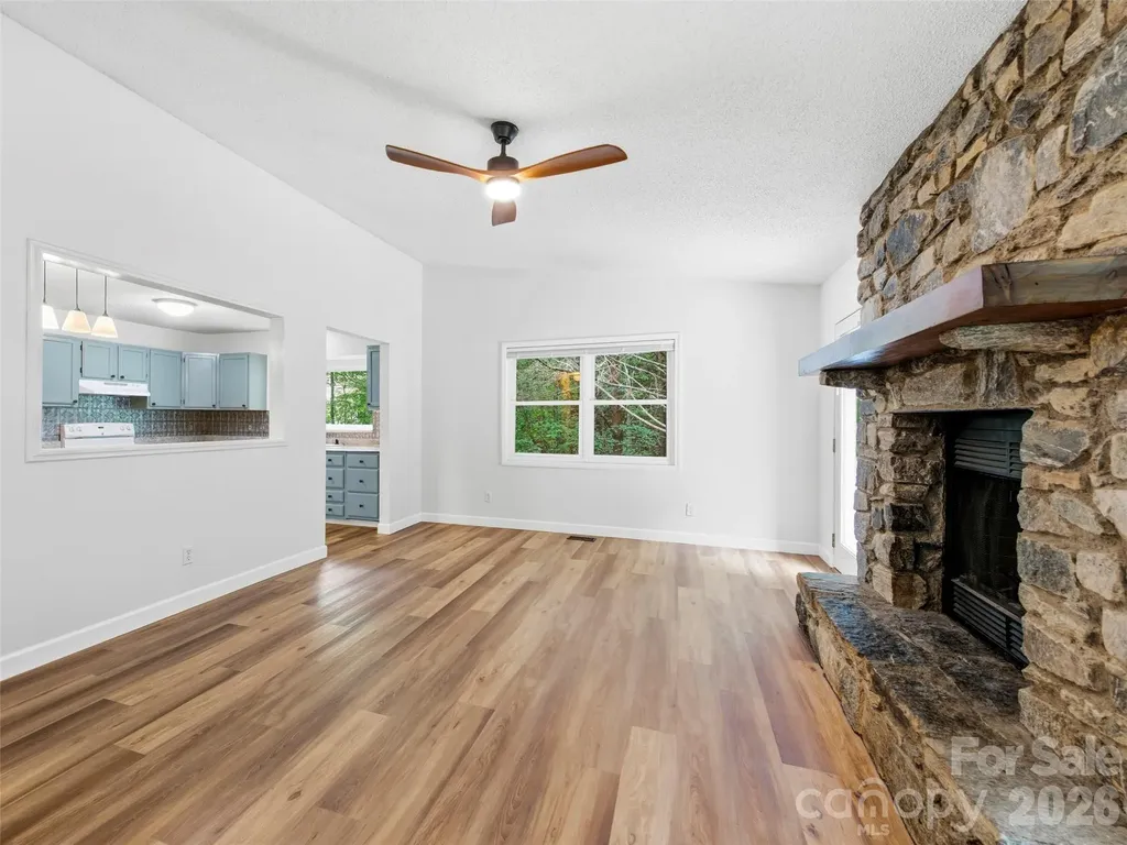 39 Rocking Porch Lane Asheville NC 28805