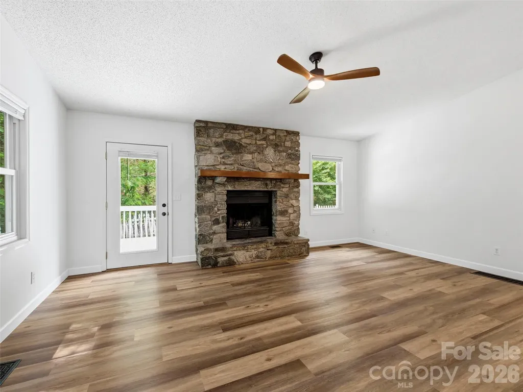 39 Rocking Porch Lane Asheville NC 28805