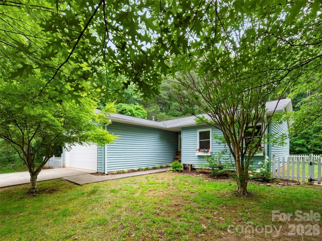 39 Rocking Porch Lane Asheville NC 28805