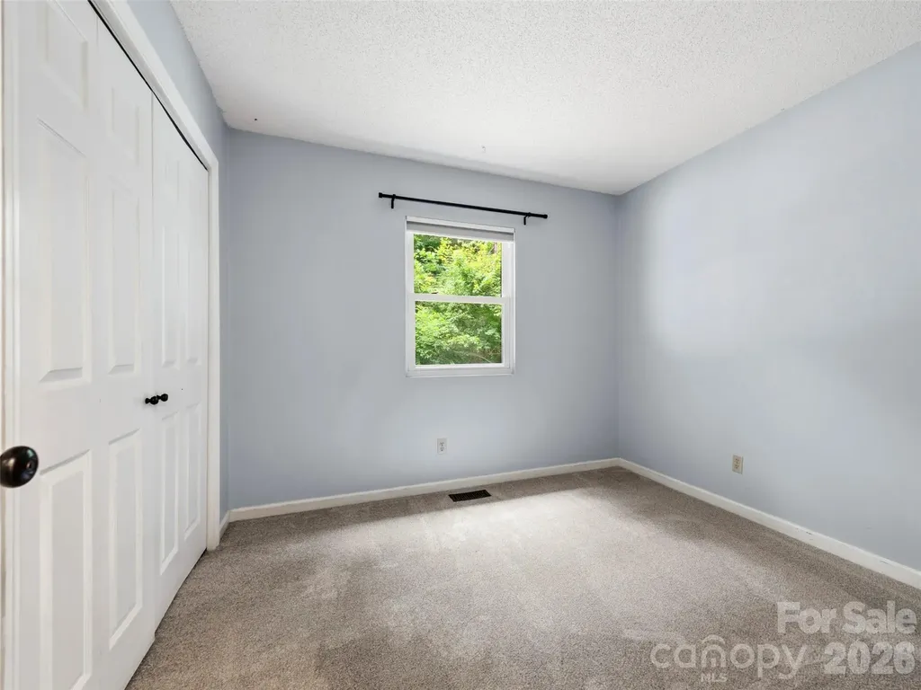 39 Rocking Porch Lane Asheville NC 28805