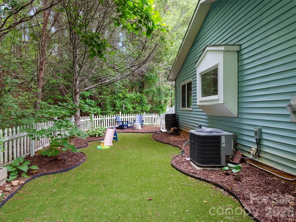 39 Rocking Porch Lane Asheville NC 28805
