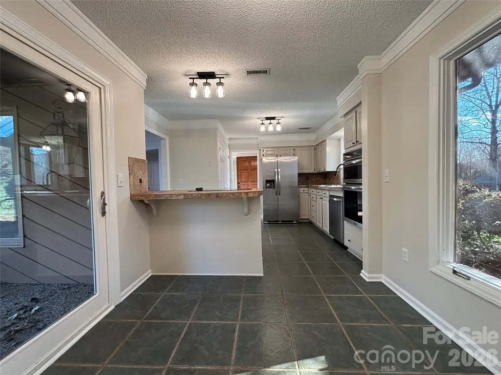 1754 12th Street NE Hickory NC 28601