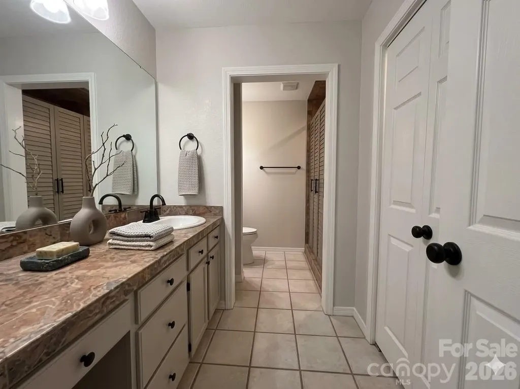 1754 12th Street NE Hickory NC 28601
