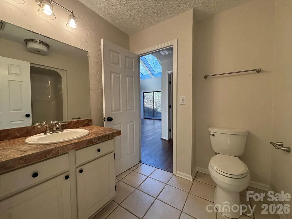 1754 12th Street NE Hickory NC 28601