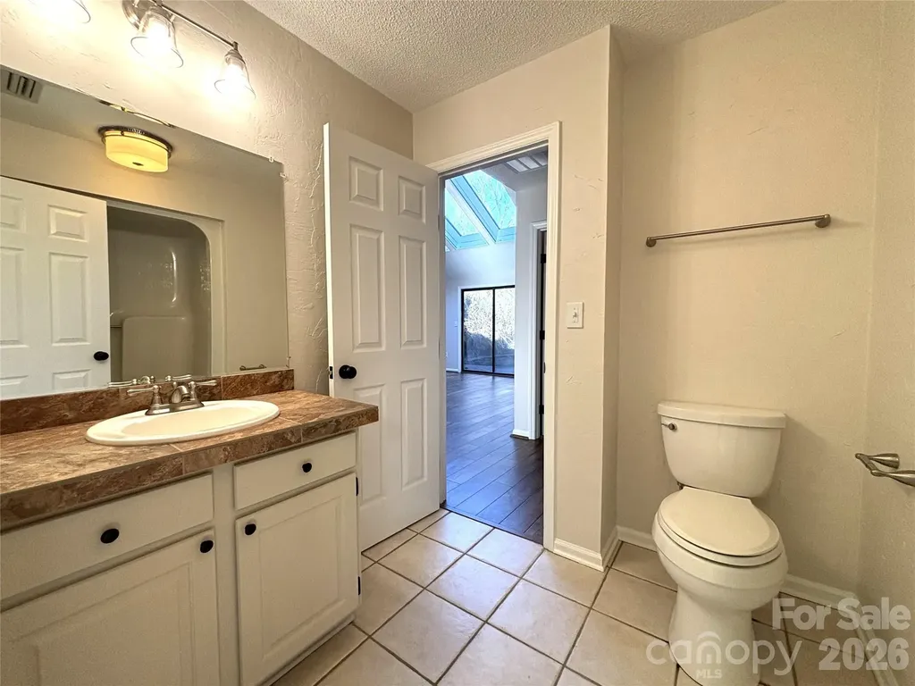 1754 12th Street NE Hickory NC 28601