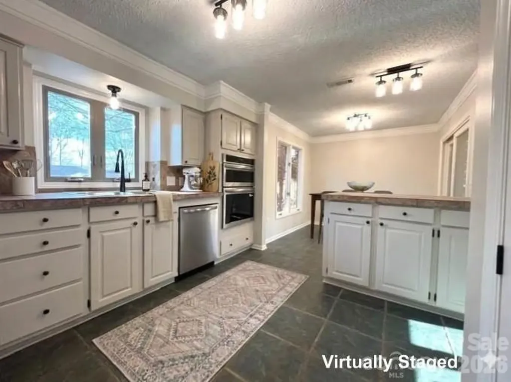1754 12th Street NE Hickory NC 28601