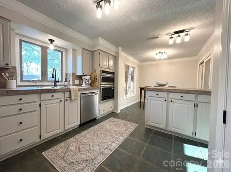 1754 12th Street NE Hickory NC 28601