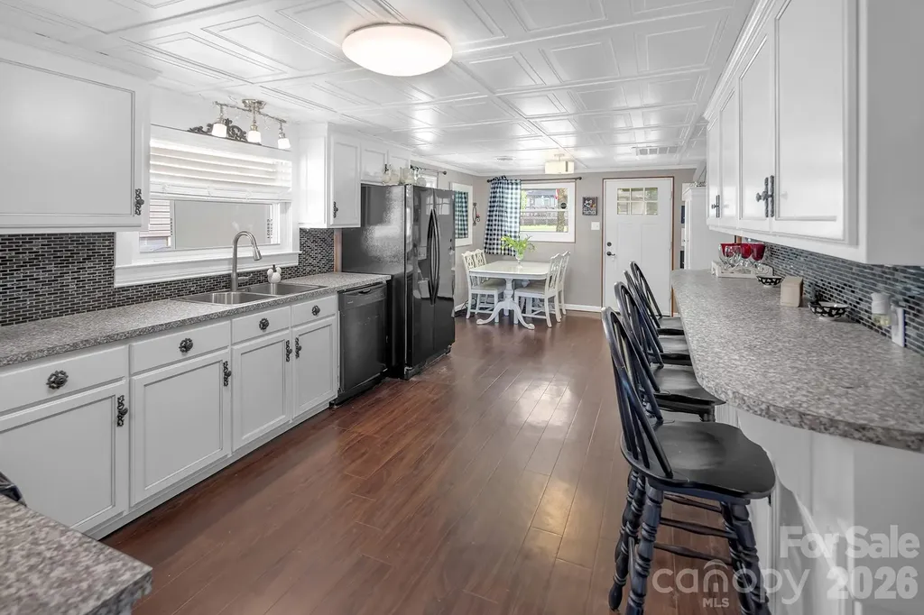 46842 Beach Road New London NC 28127