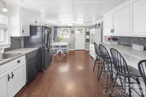 46842 Beach Road New London NC 28127