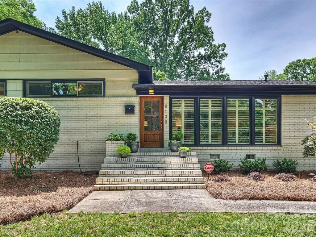 6139 Candlewood Drive Charlotte NC 28210
