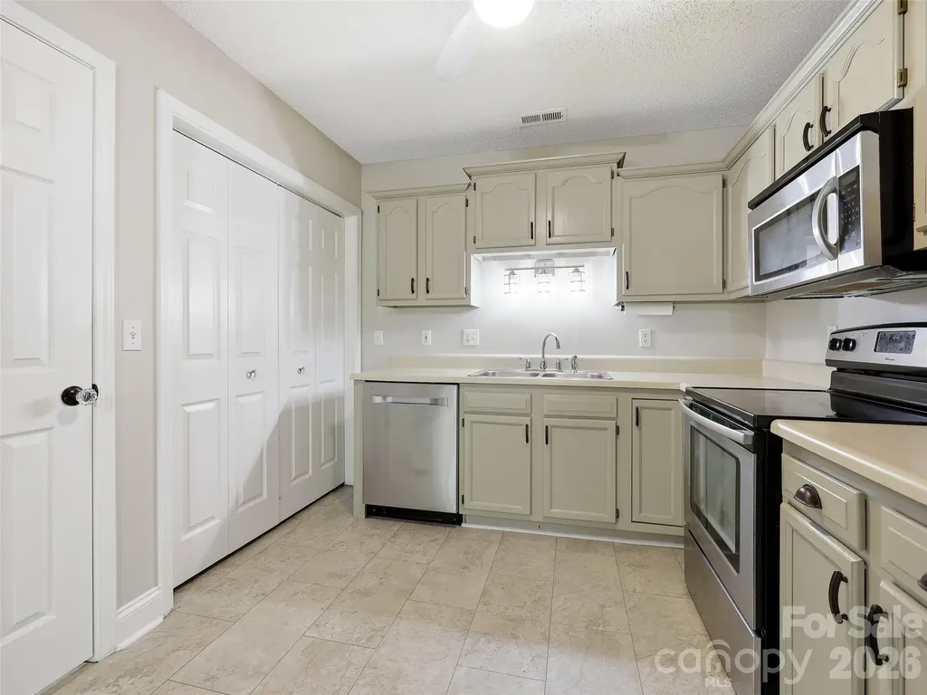 42 Queen Road Candler NC 28715