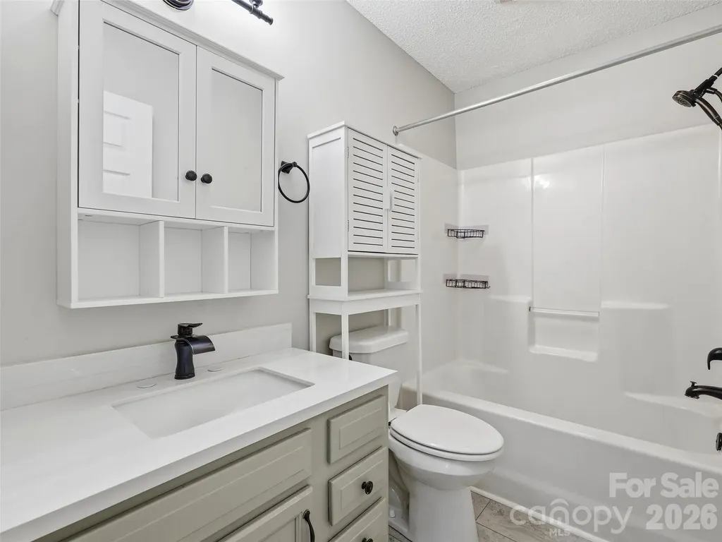 42 Queen Road Candler NC 28715