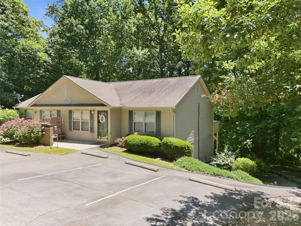42 Queen Road Candler NC 28715