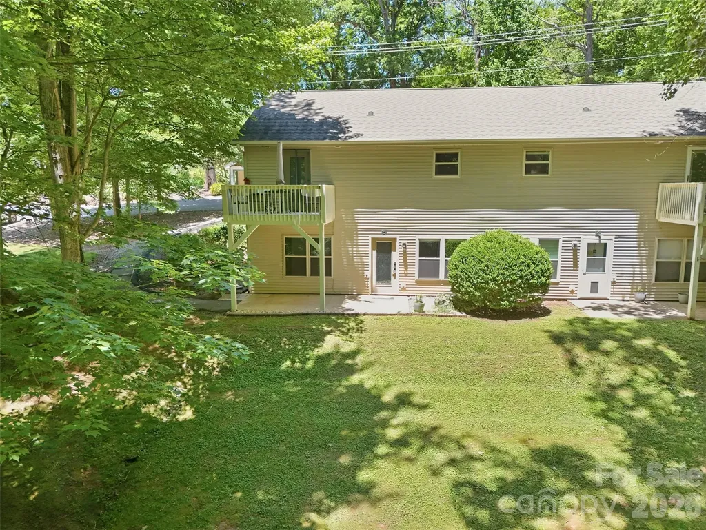 42 Queen Road Candler NC 28715