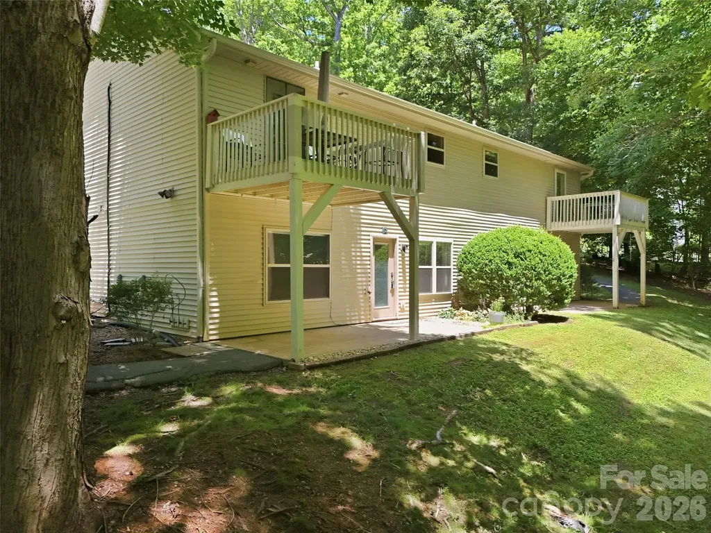 42 Queen Road Candler NC 28715