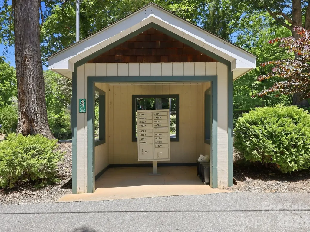 42 Queen Road Candler NC 28715