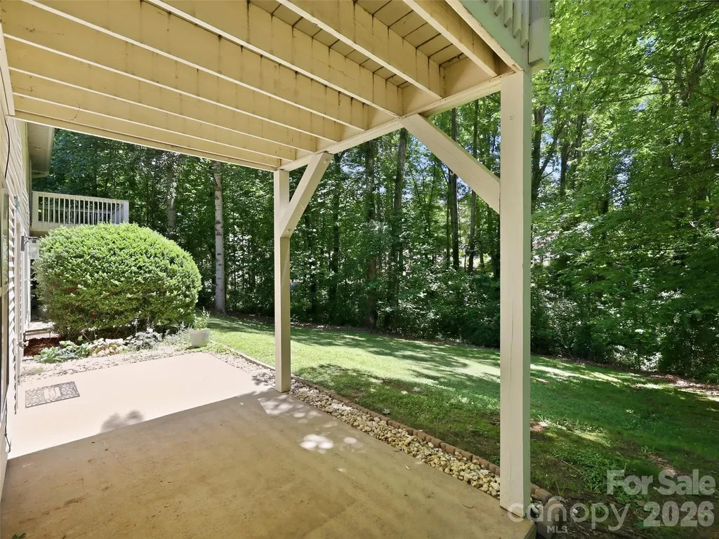 42 Queen Road Candler NC 28715