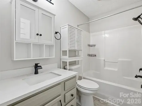 42 Queen Road Candler NC 28715