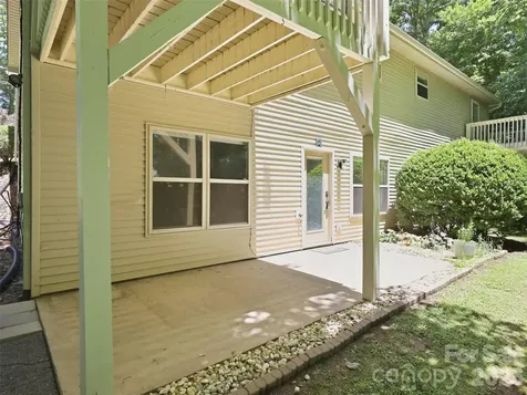 42 Queen Road Candler NC 28715