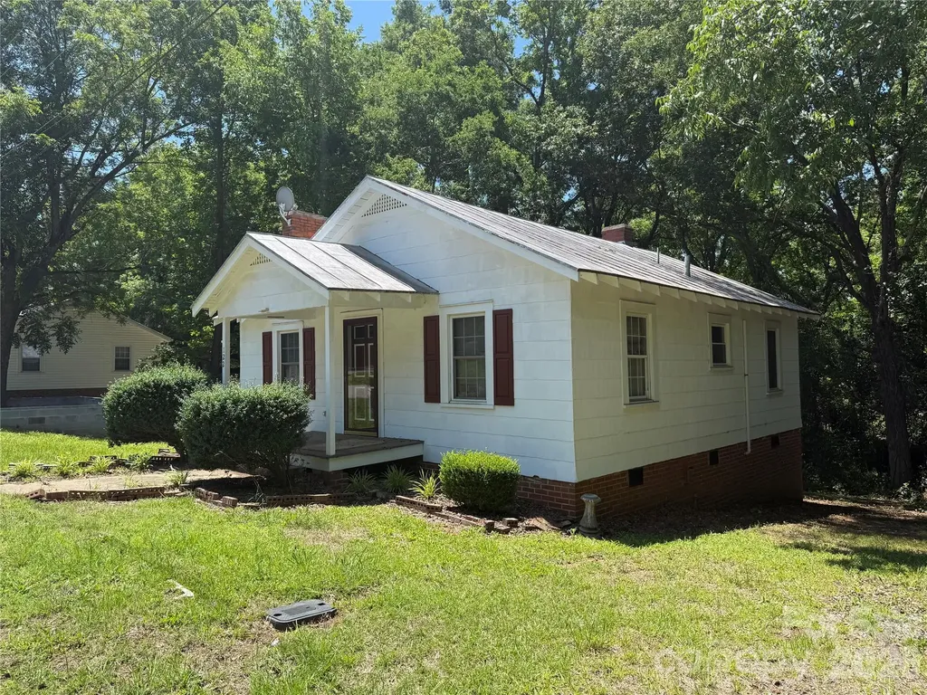 122 E Hargrave Street Wadesboro NC 28170