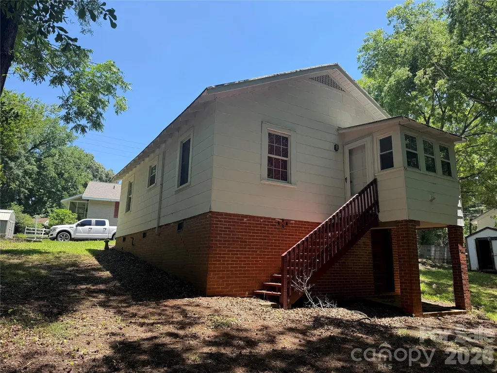 122 E Hargrave Street Wadesboro NC 28170