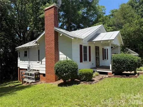122 E Hargrave Street Wadesboro NC 28170
