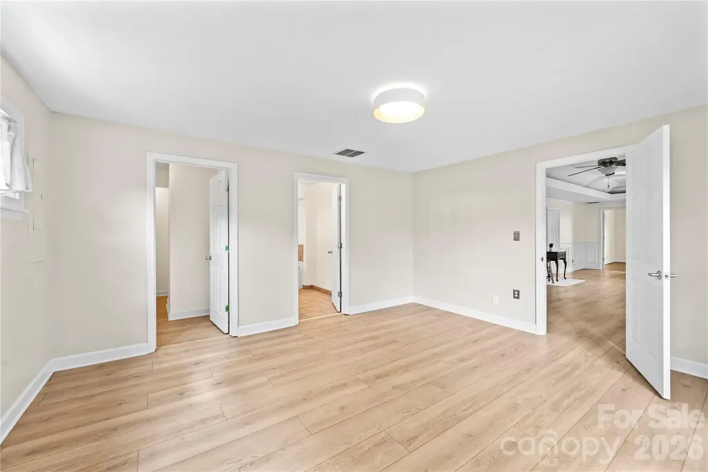 589 Sand Hill Road Asheville NC 28806