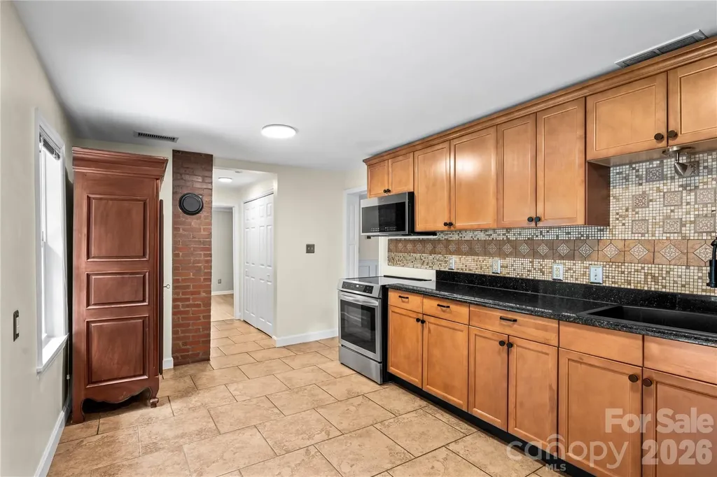 589 Sand Hill Road Asheville NC 28806