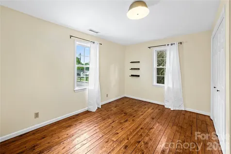 589 Sand Hill Road Asheville NC 28806