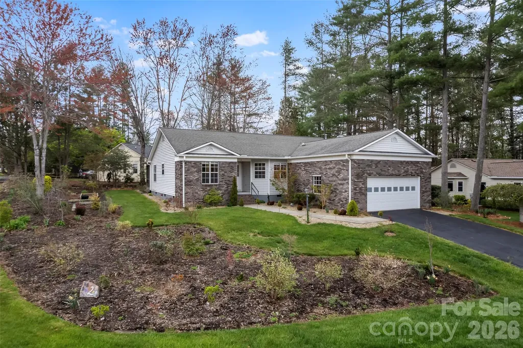 2 Manakiki Court Etowah NC 28729