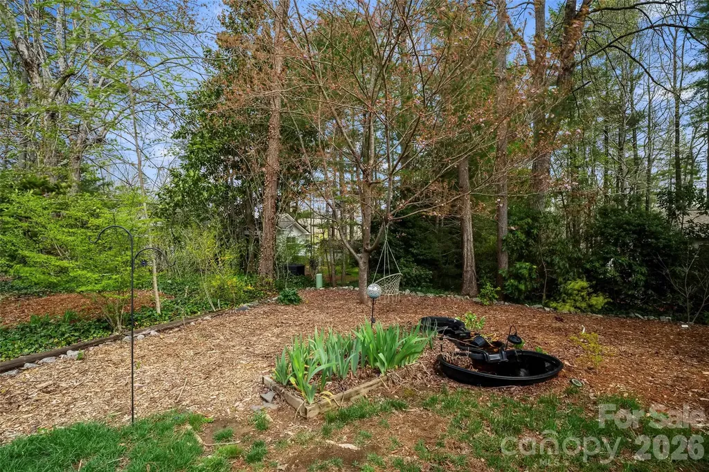 2 Manakiki Court Etowah NC 28729