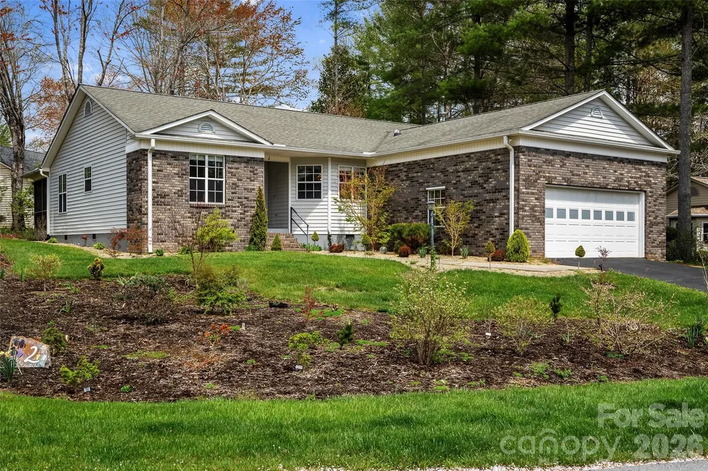 2 Manakiki Court Etowah NC 28729