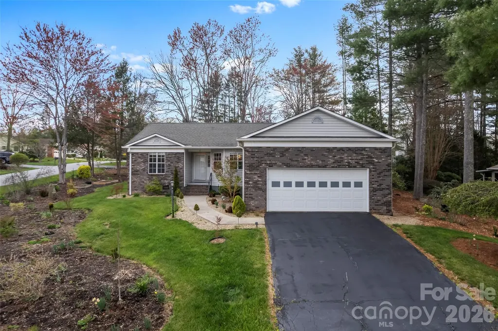 2 Manakiki Court Etowah NC 28729