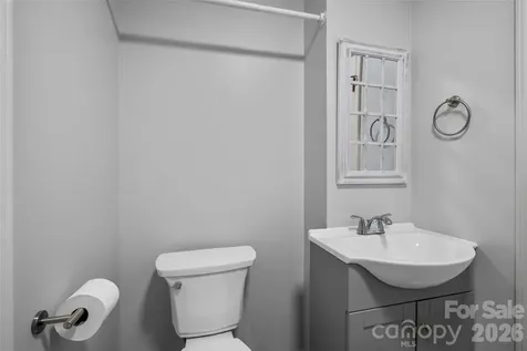 2 Manakiki Court Etowah NC 28729