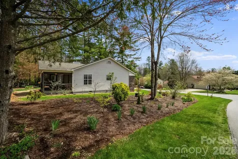 2 Manakiki Court Etowah NC 28729