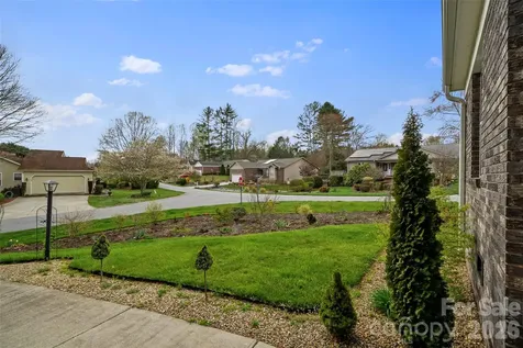 2 Manakiki Court Etowah NC 28729