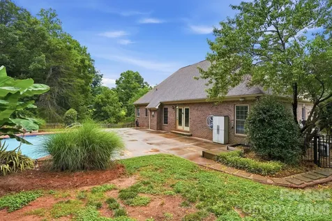1099 Curve View Road Lincolnton NC 28092