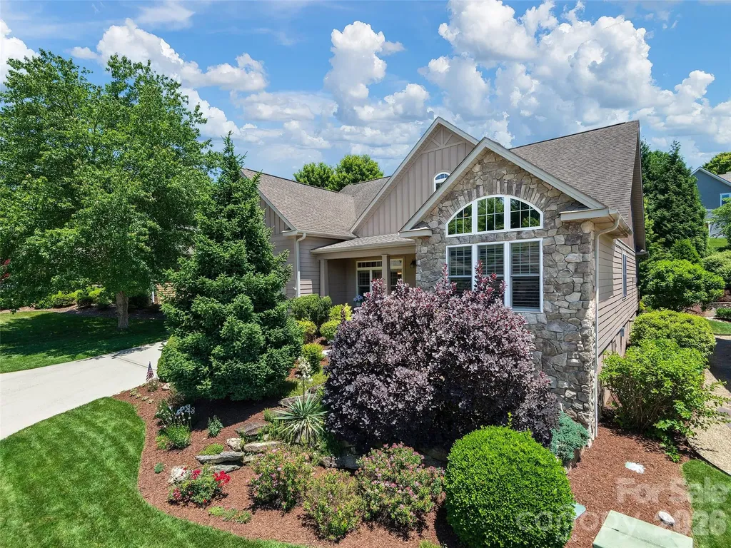 63 Whistlewood Lane Hendersonville NC 28739