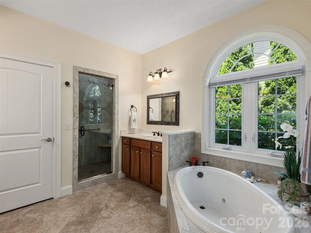 63 Whistlewood Lane Hendersonville NC 28739