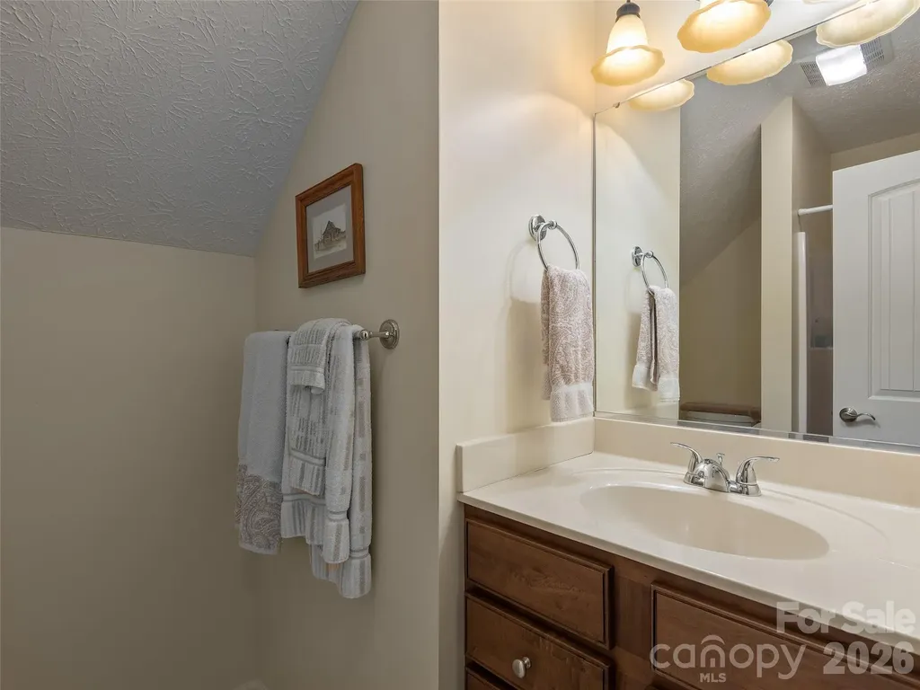 63 Whistlewood Lane Hendersonville NC 28739