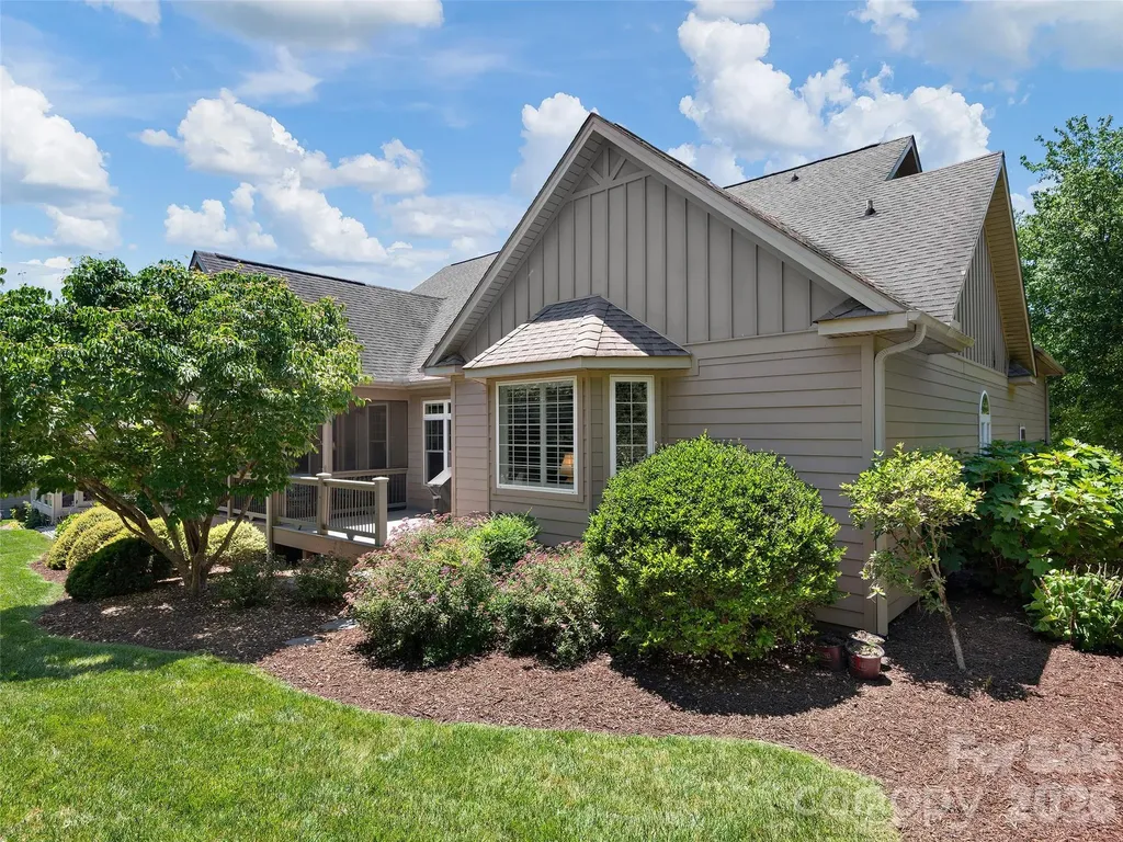 63 Whistlewood Lane Hendersonville NC 28739