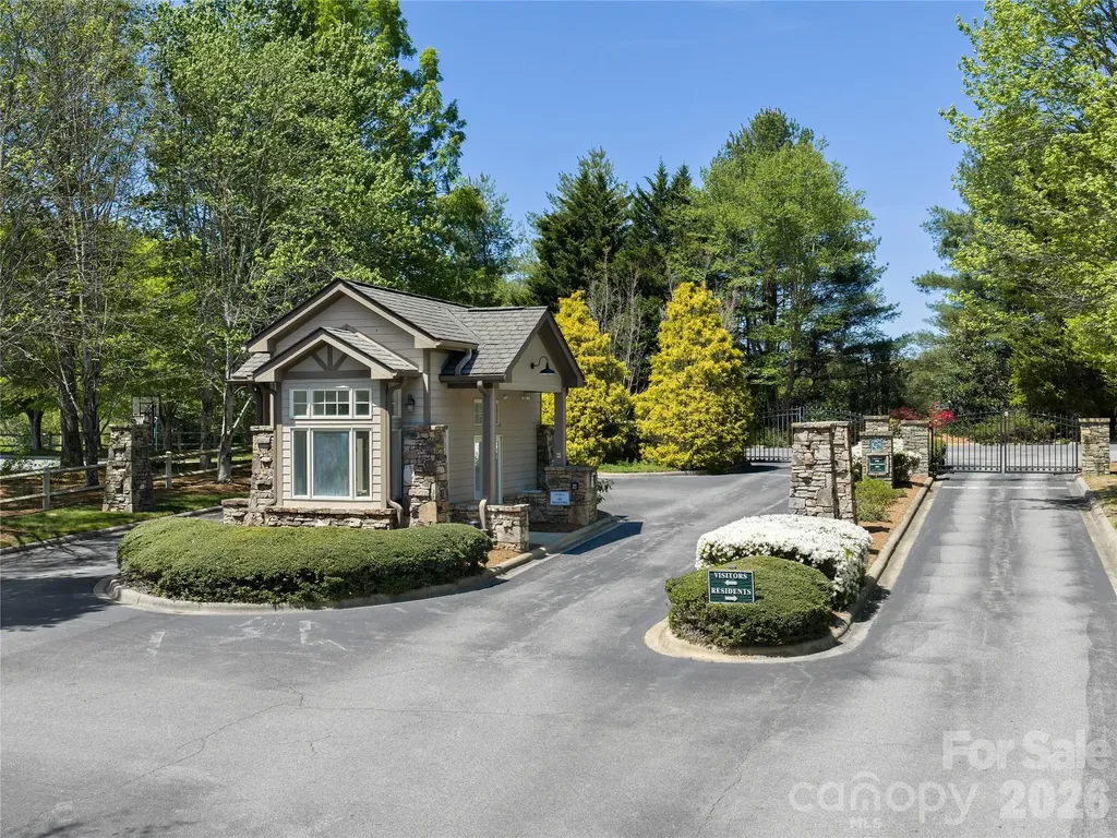 63 Whistlewood Lane Hendersonville NC 28739