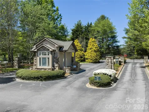 63 Whistlewood Lane Hendersonville NC 28739