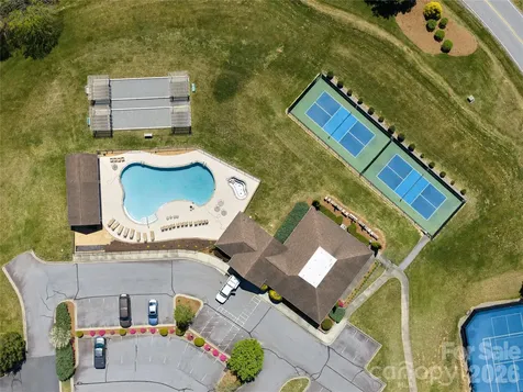 63 Whistlewood Lane Hendersonville NC 28739