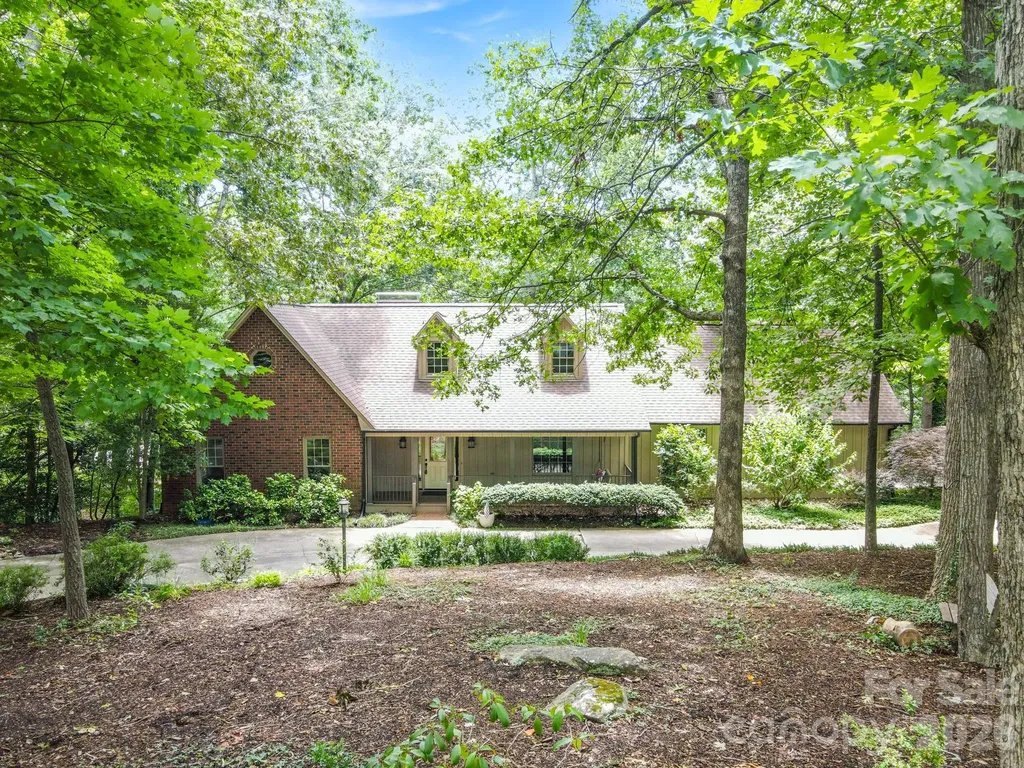 2150 9th Street NW Hickory NC 28601