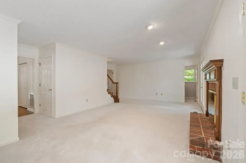 2150 9th Street NW Hickory NC 28601