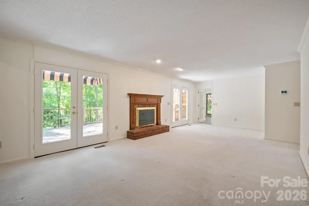 2150 9th Street NW Hickory NC 28601